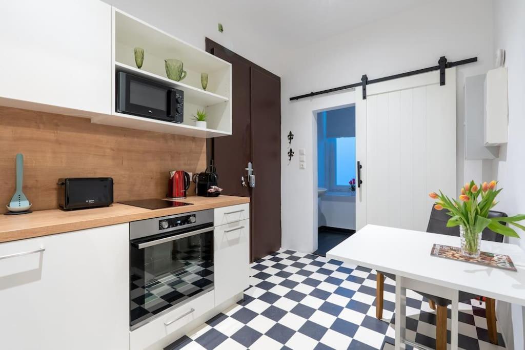 Practical 1Br Flat By Center By Hm Apartment Виена Екстериор снимка