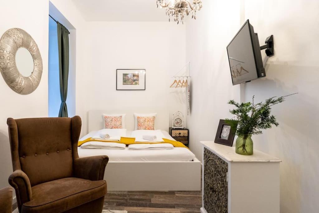 Practical 1Br Flat By Center By Hm Apartment Виена Екстериор снимка