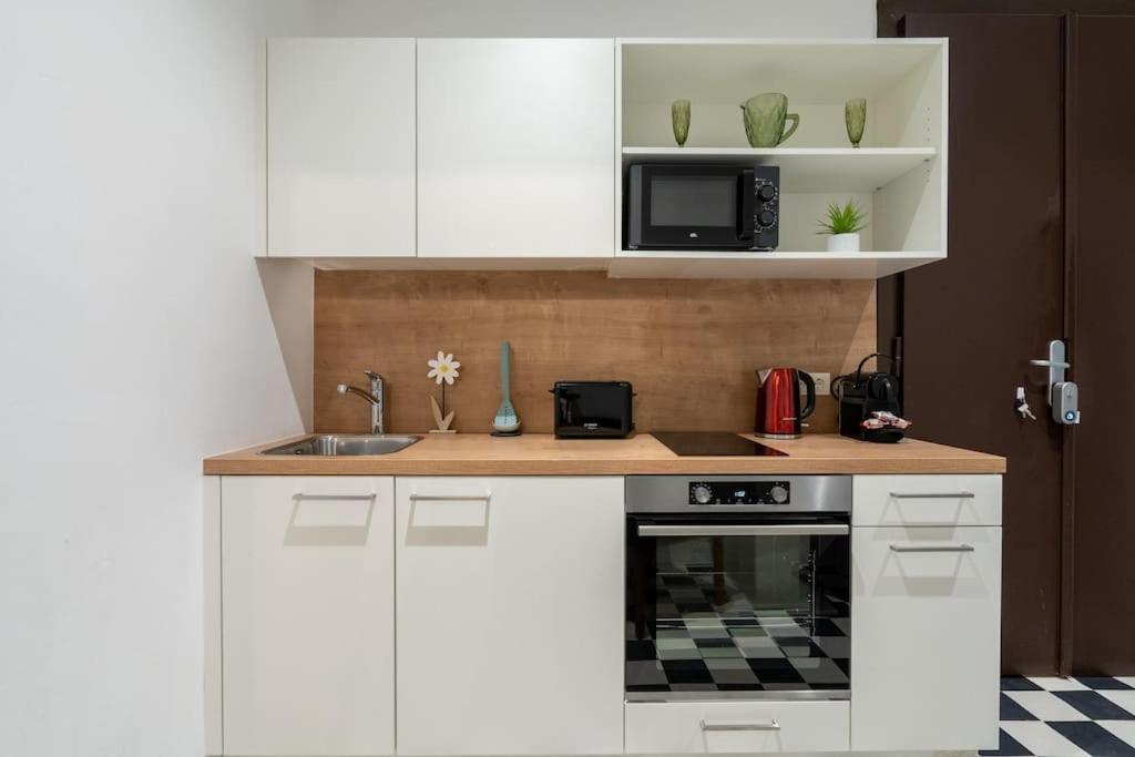Practical 1Br Flat By Center By Hm Apartment Виена Екстериор снимка